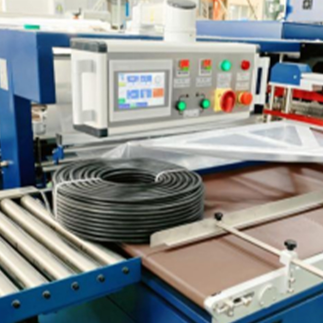 ZX-3000 Machine d'emballage automatique enroulé / ceinturation / rétrécissement, 500 unités / heure, cadre en acier inoxydable, compatible IoT