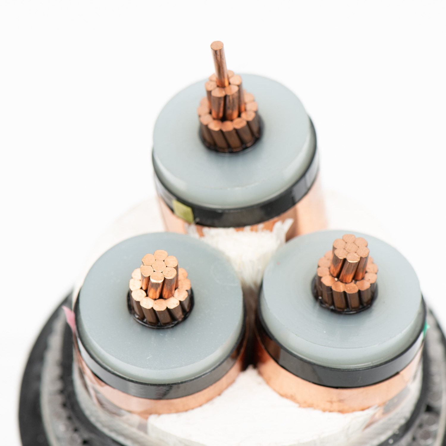 Comment obtenir des solutions de c&acirc;bles d'alimentation sur mesure pour des projets &eacute;lectriques complexes